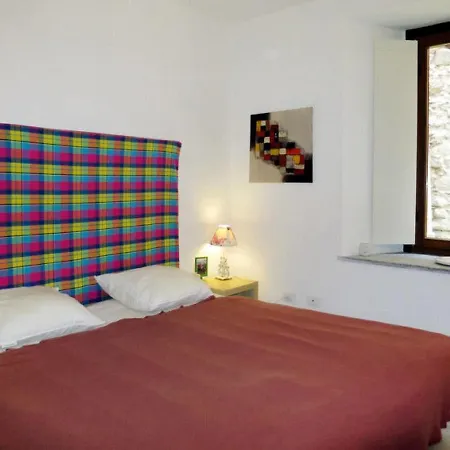 Casa Claudine Nel Centro Di Intra