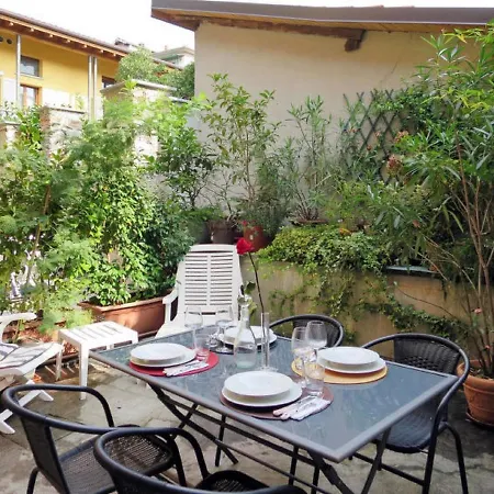 Casa Claudine Nel Centro Di * Intra